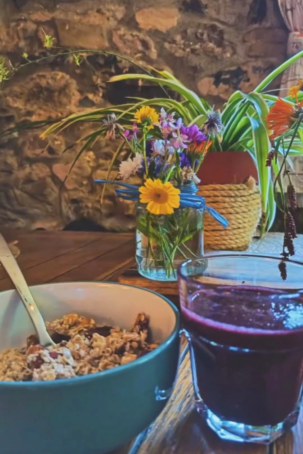 Simple Homemade Granola (Ready in 20 Minutes)